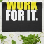 Wünscht es nicht. Arbeite dafür. - MOTIVIEREND Handtuch (Gefaltet)