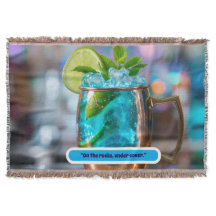 Wurfdecke mit Cocktail