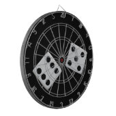 Würfel auf der schwarzen Karte Dartscheibe (Vorderseite Links)