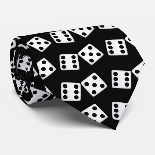 Würfel auf schwarzer Krawatte (Gerollt)