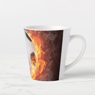 Wurfkissen in Form eines flammenden Fußballs Milchtasse