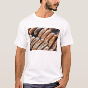 Würstchen auf dem Barbeque T-Shirt