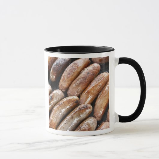 Würstchen auf dem Barbeque Tasse (Rechts)
