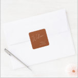 Wüste | Terracotta Wedding Welcome Quadratischer Aufkleber<br><div class="desc">Diese Wüste | Terracotta Hochzeitsempfang eckige Aufkleber ist perfekt für Ihre rustikale Western beige und terracotta Erdtöne Hochzeit. Die ohrenneutrale Boho-Farbpalette ist Vintag im Südwesten mit modernem Retro-Ambiente. Das Drehbuch ist eine delikate minimalistische handgeschriebene Kalligraphie, die ziemlich elegant und romantisch ist. Das Produkt ist bearbeitbar und hat viel Leerraum, sodass...</div>
