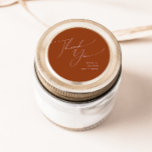 Wüste | Vielen Dank für Ihre Gastgeschenk Hochzeit Runder Aufkleber<br><div class="desc">Diese Wüste | Rost danke Ihnen Gastgeschenk Hochzeit ist perfekt für Ihre einfache rustikale Western beige und terracotta Erden Töne Hochzeit. Die ohrenneutrale Boho-Farbpalette ist Vintag im Südwesten mit modernem Retro-Ambiente. Das Drehbuch ist eine delikate minimalistische handgeschriebene Kalligraphie, die ziemlich elegant und romantisch ist. Das Produkt ist bearbeitbar und hat...</div>
