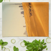 Wüsten | Dubais Skyline-Ansicht mit Kameln Geschirrtuch (Gefaltet)