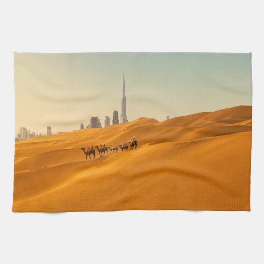 Wüsten | Dubais Skyline-Ansicht mit Kameln Geschirrtuch (Horizontal)
