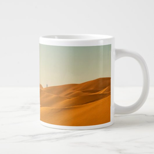Wüsten | Dubais Skyline-Ansicht mit Kameln Jumbo-Tasse (Rechts)