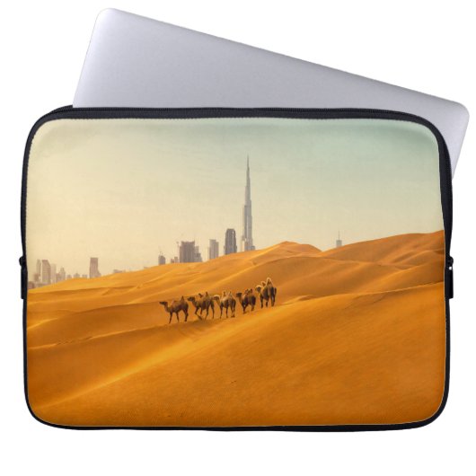 Wüsten | Dubais Skyline-Ansicht mit Kameln Laptopschutzhülle (Vorderseite)