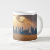 Wüsten | Dubais Skyline View von Sand Dune Jumbo-Tasse (Vorderseite Rechts)