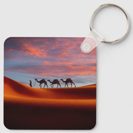 Wüsten | Mann und Kamele in den Sanddünen Schlüsselanhänger (Rückseite)