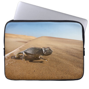 Wüsten   Namaqua Chameleon in der Wüste Laptopschutzhülle