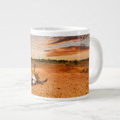 Wüsten | Wüste mit Kuhschädel Jumbo-Tasse (Vorderseite Rechts)