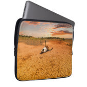 Wüsten | Wüste mit Kuhschädel Laptopschutzhülle (Vorne Rechts)