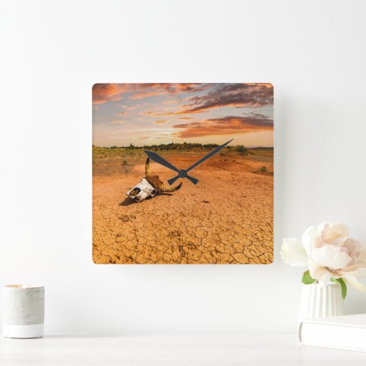 Wüsten | Wüste mit Kuhschädel Quadratische Wanduhr (Zuhause)