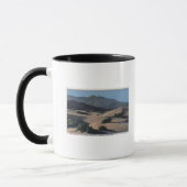 Wüstenduschen und schneebedeckte Berge Tasse (Links)