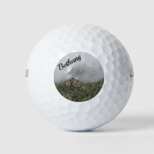 Wüstengebirge am Morgen des Mist im Südwesten des Golfball