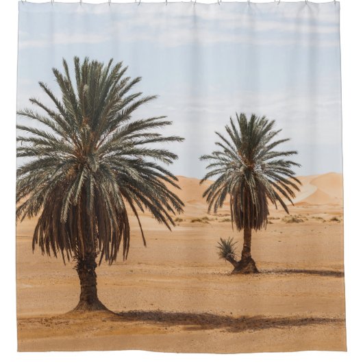 Wüstenoase: Sahara Palms Landschaft. Duschvorhang (Vorderseite)