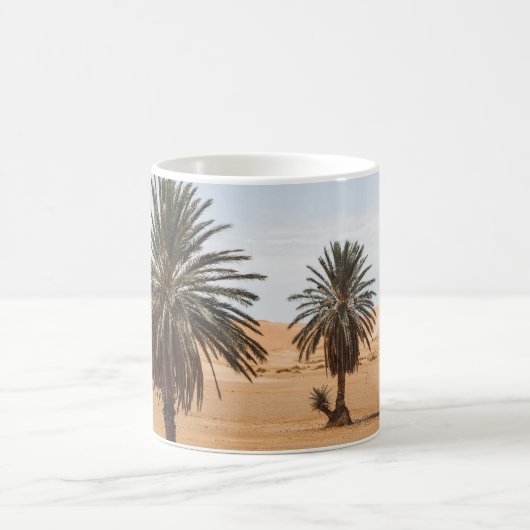 Wüstenoase: Sahara Palms Landschaft. Kaffeetasse (Mittel)