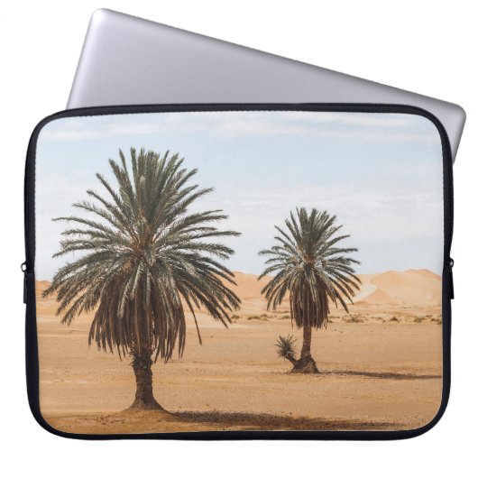 Wüstenoase: Sahara Palms Landschaft. Laptopschutzhülle (Vorderseite)