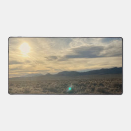Wüstenuntergang in Nevada – Goldener Himmel über d Schreibtischunterlage