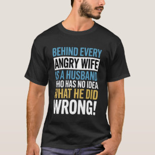 Wütende Frau ist Ehemann Verlobung Verlobter Paar  T-Shirt
