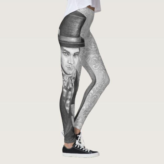 Wütender Hutmacher ganz über Leggings-Alicen im Leggings (Rechts)
