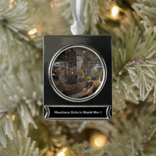 WW1 1918 Frauen bei der Arbeit in einer Munitionsf Banner-Ornament Silber