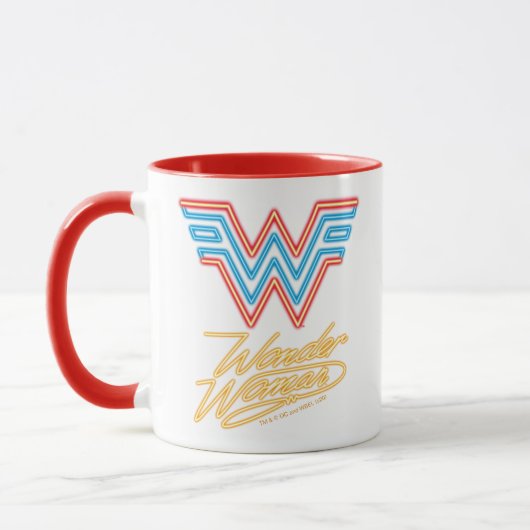 WW84 | Wonder Woman Neon Light Logo Tasse (Links)