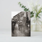 WWI American Field Serviceman + Französische Waise Postkarte (Stehend Vorderseite)