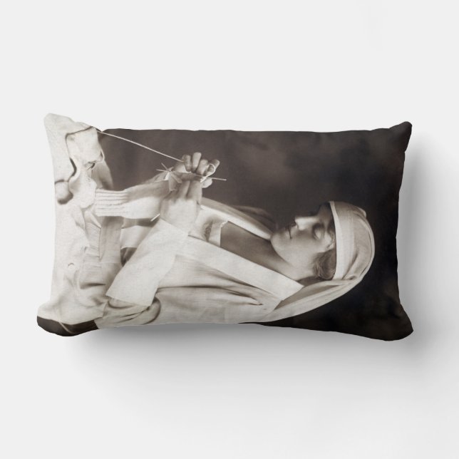 WWI Nurse Strickpullover Lendenkissen (Vorderseite)