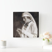 WWI Nurse Strickpullover Quadratische Wanduhr (Zuhause)