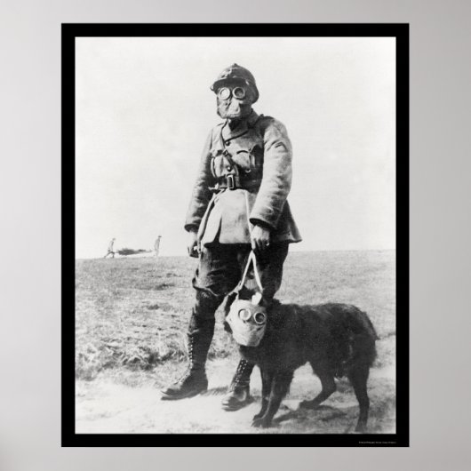 WWI-Sergeant und sein Hund tragen Gasmasken 1915 Poster (Vorne)