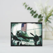 WWII Flugzeug - Amerikanische Flagge - Patriotisch Postkarte (Stehend Vorderseite)