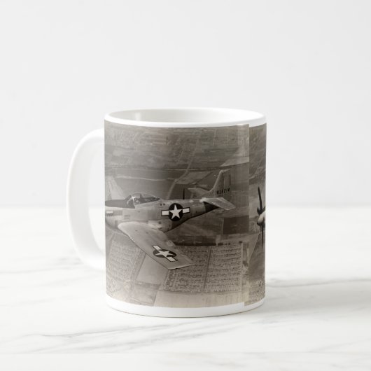 WWII P-51 Mustang im Flug Kaffeetasse (Vorderseite Links)