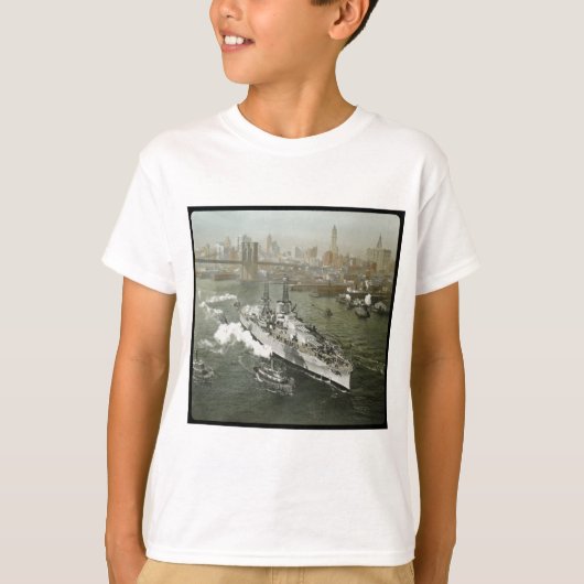 WWII Schlachtschiff auf dem Hudson Vintag T-Shirt (Vorderseite)