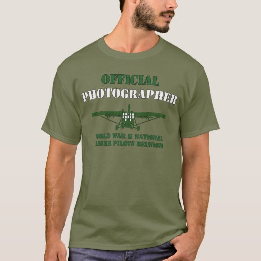 WWII Segelflugzeug-PilotWiedersehen Fotograf T-Shirt (Vorderseite)