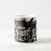 WWII US Marinesoldaten auf Iwojima Kaffeetasse (Mittel)