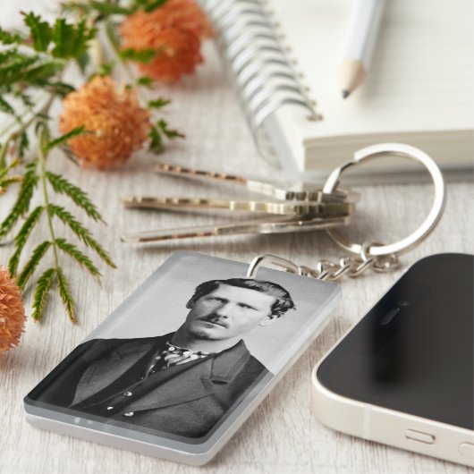 Wyatt Earp: Lawman, Gunfighter, Saloon Keeper Schlüsselanhänger (Vorderseite rechts)