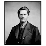 Wyatt Earp Sheriff & Gunfighter Old West Fotoskulptur Magnet<br><div class="desc">Wyatt Earp war ein Anwalt, Spieler, Geschäftsmann, Saloon Besitzer und Kämpfer von großem Ansehen im amerikanischen Westen. Er war Polizeibeamter in Wichita, KS, und später in Dodge City, KS, Mitte der 1870er Jahre, nach dem er ein Shotgun-Fahrer mit Wells Fargo wurde. Im Grabstein verwickelte sich Earp (der für Sheriff gelaufen...</div>