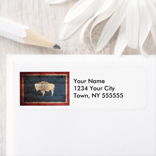 Wyoming State Flag auf Old Wood Grain (Insitu)