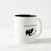 Wyrms vor Wurm-Tasse Zweifarbige Tasse (VorderseiteRechts)