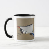 X-48B Blended Wing Body Unbemanntes Luftfahrzeug 2 Tasse (Links)