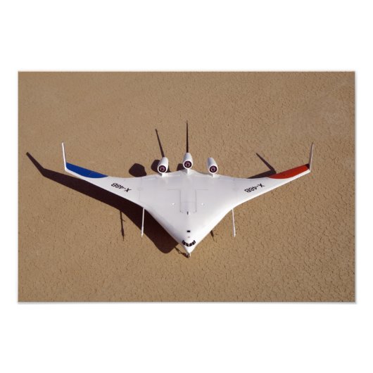X-48B Blended Wing Body Unbemanntes Luftfahrzeug 3 Fotodruck (Vorne)