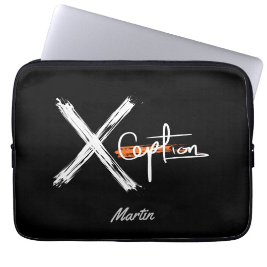 X Ception | Cooles Schwarz-Weiß-Custom-Name Laptopschutzhülle (Vorderseite)