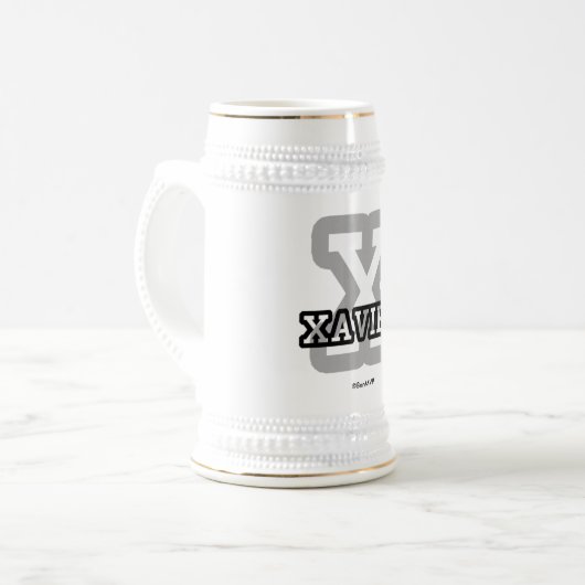 X ist für Xavier Bierglas (Vorderseite Links)