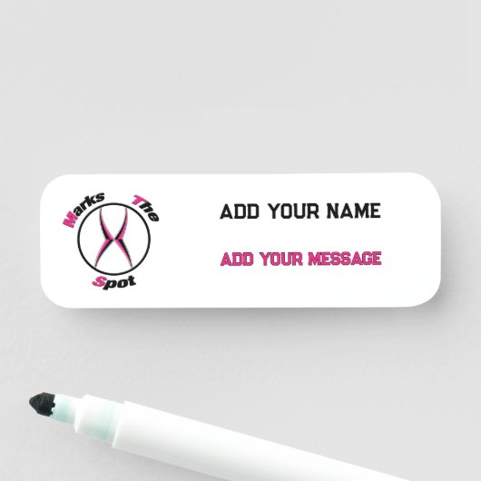 X markiert den Punkt Namensschild (Beispiel)