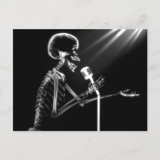 X-RAY SKELETON SINGING ON RETRO MIC - B&W POSTKARTE (Vorderseite)