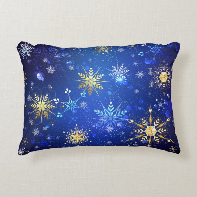 XMAS Blue Background mit goldenen Schneeflocken Dekokissen (Vorderseite)