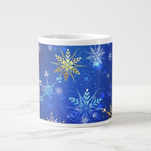 XMAS Blue Background mit goldenen Schneeflocken Jumbo-Tasse (Vorderseite)